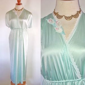 Vtg Long Robe Lingerie Pale Green Lace Sleepwear